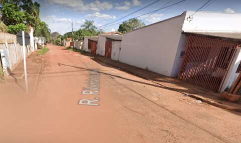 Em atentado, dois homens s&atilde;o feridos por atirador em motocicleta, no Aero Rancho