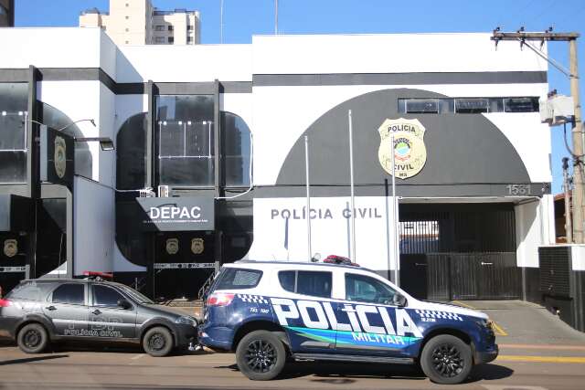 Carro &eacute; recuperado horas depois de ser roubado no Centro