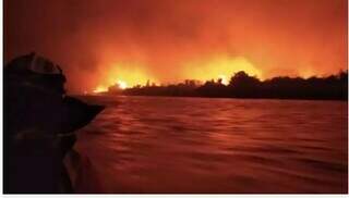 Imagem do fogo se espalhando pelo Pantanal em 2020. (Foto: Corpo de Bombeiros)