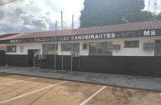 Homem é morto a tiros em MS e suspeito está foragido Homem é morto a tiros em MS e suspeito está foragido
