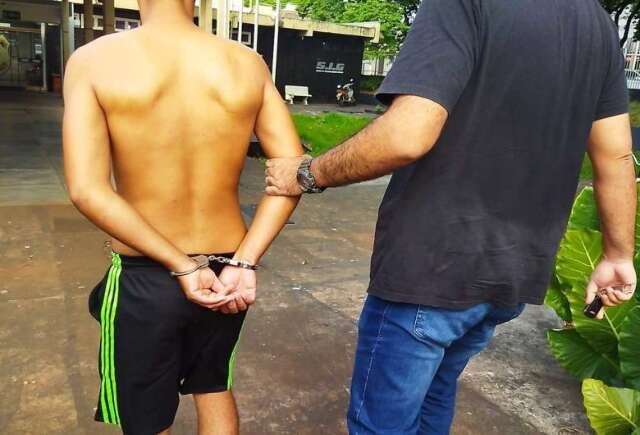 Homem &eacute; preso suspeito de executar ex-presidi&aacute;rio a tiros 