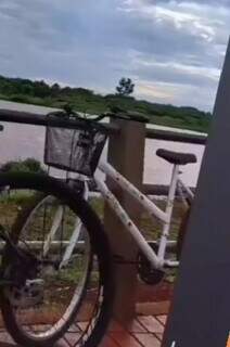 Bicicleta foi furtada enquanto Ana estava em aula da autoescola. (Foto: Direto das Ruas)