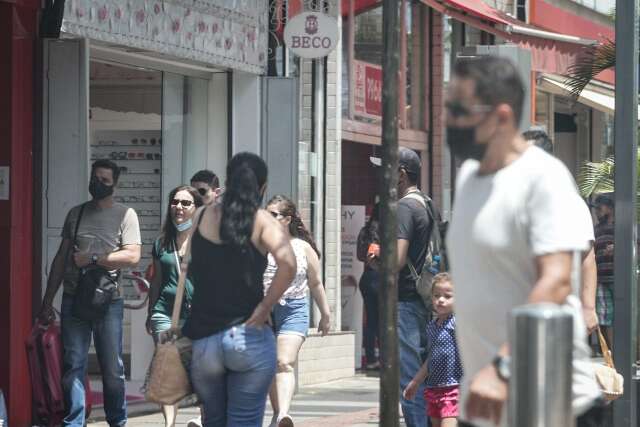 Shoppings, com&eacute;rcio e mercados abrem em hor&aacute;rio especial na v&eacute;spera de Ano Novo