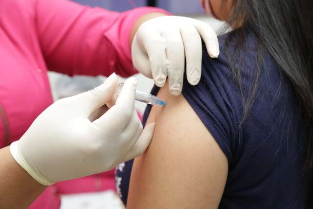 Farm&aacute;cia de manipula&ccedil;&atilde;o doa R$ 150 mil em doses de vacinas contra gripe