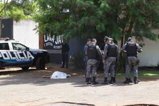 Empres&aacute;rio &eacute; morto a tiros na frente da m&atilde;e