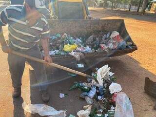 Cart&atilde;o postal de Bonito amanhece tomado por lixo ap&oacute;s festa de Ano-Novo