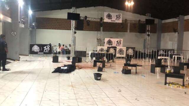 Pistoleiros encapuzados matam dois em festa de Ano Novo na fronteira