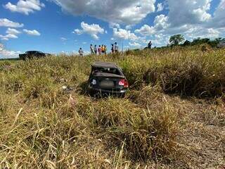 Veículo foi encontrado ao lado da rodovia MS-276. (Foto: Nova Fogo)