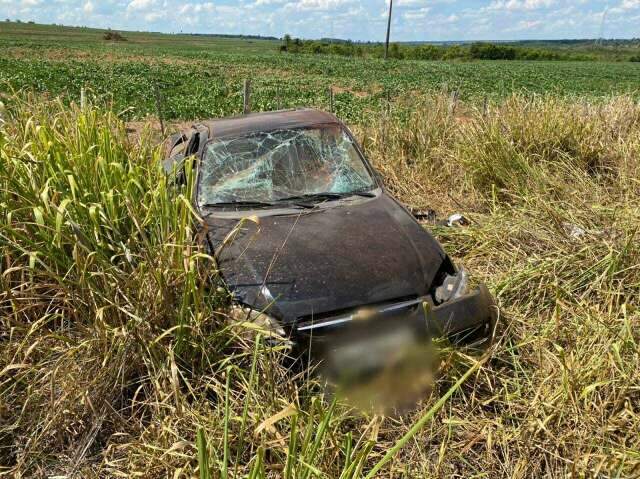Ap&oacute;s capotamento, homem morre em acidente na MS-276