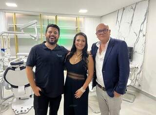 Empresário Rafael Rotta, Dra. Caroline Senna e José Marques (Foto: Clínica Ortoestética)