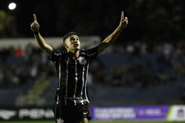 Com empate e gol da vit&oacute;ria nos acr&eacute;scimos, Corinthians bate o Resende-RJ 