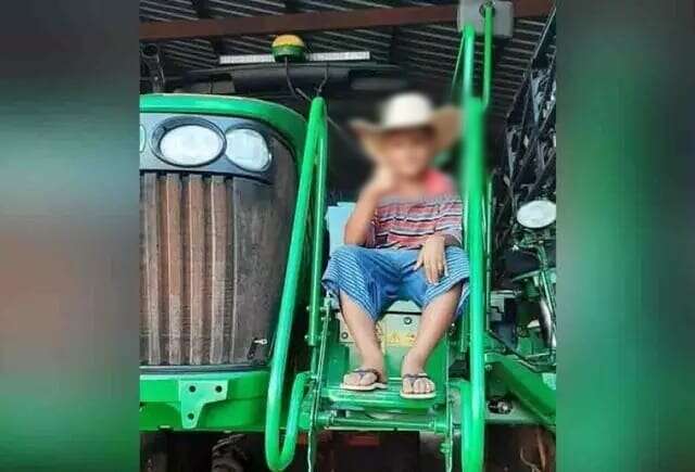 Em meio a den&uacute;ncias, pol&iacute;cia investiga morte de crian&ccedil;a que caiu de p&eacute; de manga