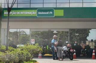 Recepção do Hospital Unimed de Campo Grande (Foto: Marcos Maluf)