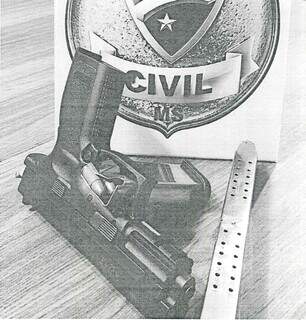Arma apreendida com Paraguay na manhã de 4 de janeiro (Foto: Reprodução Processo)