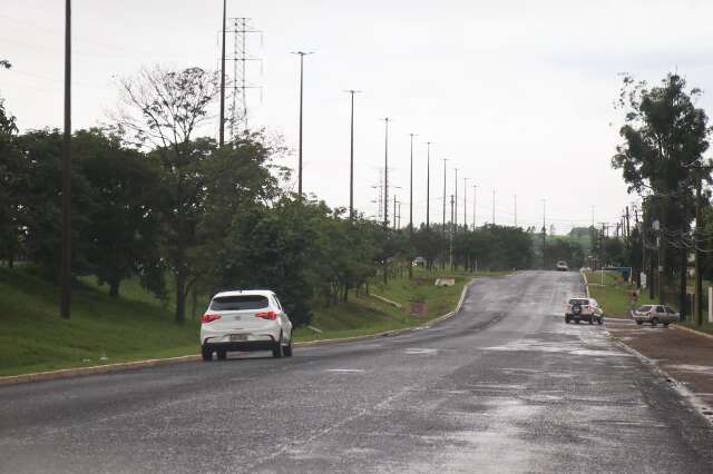 Capital tem chuva na madrugada e previsão é de mais pancadas ao longo do dia