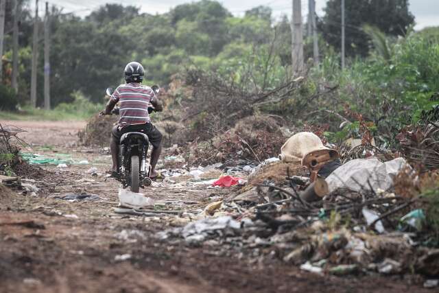 Multa de R$ 9 mil, pris&atilde;o, den&uacute;ncia: nada segura quem emporcalha a cidade