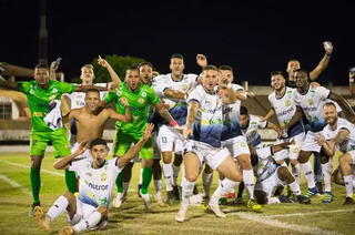 Jogadores do Costa Rica celebram título no estádio Morenão (Foto: Vinícius Eduardo Photo)