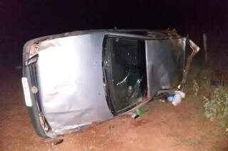 Motorista perde controle de dire&ccedil;&atilde;o, carro capota e idosa morre em acidente