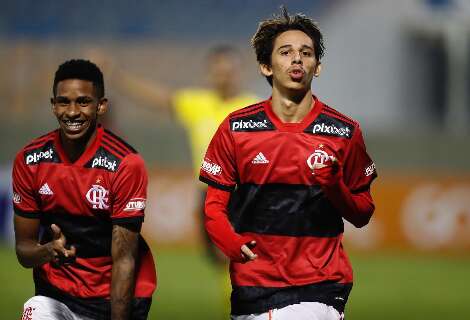 Flamengo volta a golear e passa de fase na Copinha