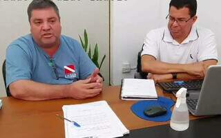 Prefeito de Bonito Josmail Rodrigues e o secretário municipal de Saúde, Nivaldo Inácio em vídeo divulgado nas redes sociais (Foto: Reprodução/Facebook)