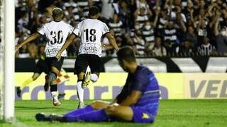 Pedrinho comemora gol pelo Corinthians sobre o São José (Foto: Rodrigo Gazzanel / Ag.Corinthians)