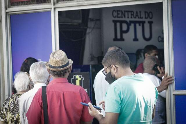 Contribuintes lotam Central do IPTU para garantir desconto e negociar d&iacute;vidas