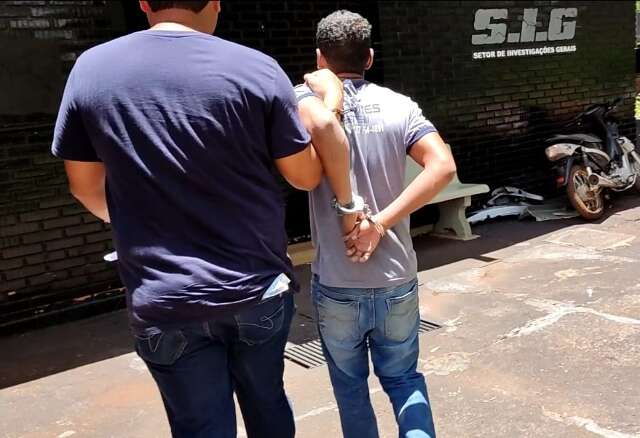 Pol&iacute;cia cr&ecirc; que adolescente tenha sido executado por engano; suspeito &eacute; preso