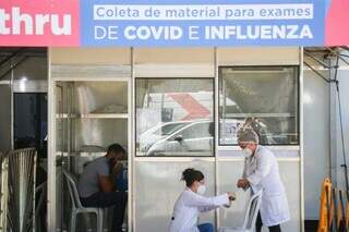 Autoridades sanitárias ampliaram capacidade de testagem em Campo Grande. (Foto: Henrique Kawaminami)