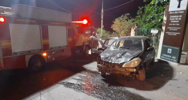 Desgovernado, carro sem freio bate em guarita e atinge guarda municipal