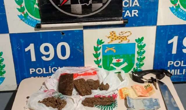 Ap&oacute;s den&uacute;ncias an&ocirc;nimas, casal &eacute; preso por tr&aacute;fico de drogas