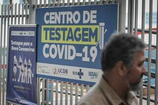 Centenas de pessoas deverão realizar testes de covid nesta quarta-feira, em Campo Grande. (Foto: Marcos Maluf)