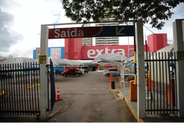 Nem um milh&atilde;o, nem valor &ldquo;irris&oacute;rio&rdquo;: TJ pune Extra com multa de R$ 250 mil 