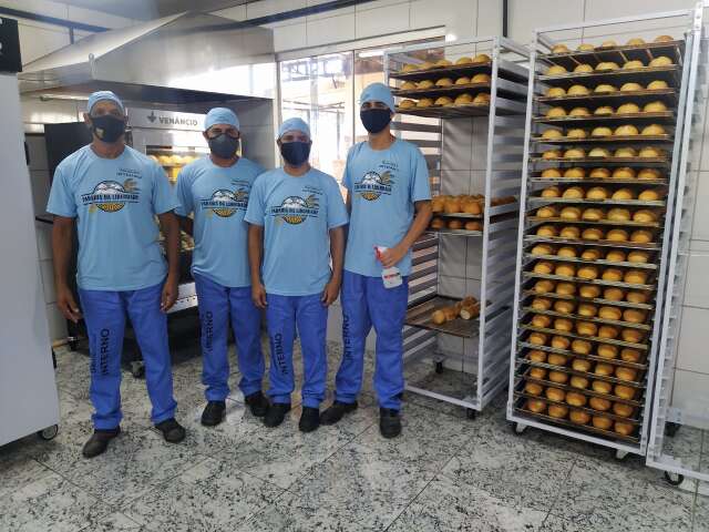 Padaria do pres&iacute;dio da Gameleira doa 130 mil p&atilde;es a entidades beneficentes
