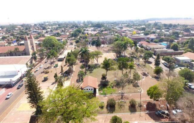 Covid-19: mais 3 cidades de MS pro&iacute;bem festas e limitam com&eacute;rcio
