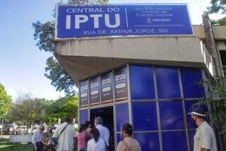 Central do IPTU, no Centro de Campo Grande. (Foto: Marcos Maluf)