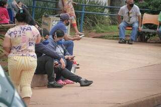 Pacientes aguardam atendimento na rede pública de Campo Grande. (Foto: Marcos Maluf)