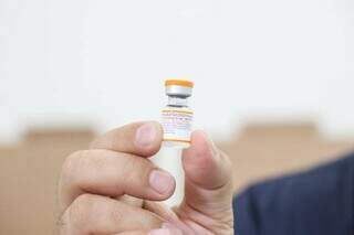 Dose pediátrica da vacina é diferente da aplicada em adultos (Foto: Henrique Kawaminami)