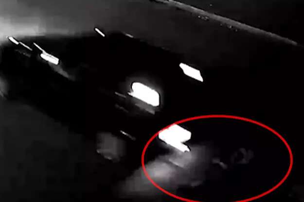 V&iacute;deo: Motorista de Corsa atropela, mata e foge