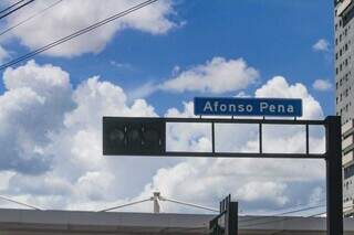 Semáforo desligado na Avenida Afonso Pena (Foto: Marcos Maluf) 