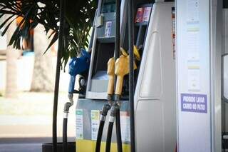 Gasolina subiu 4,85% na semana passada. (Foto: Henrique Kawaminami/Arquivo)