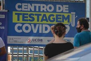 Centro de Testagem, na Rua Barão do Rio Branco, suspendeu atendimento devido à oscilação de luz. (Foto: Marcos Maluf)