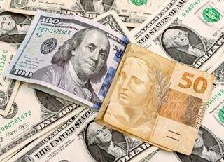 O dólar comercial encerrou a segunda-feira (17) vendido a R$ 5,527, com leve alta de 0,24%. (Foto: Shutterstock)