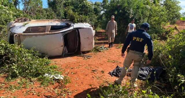 Motorista que morreu ap&oacute;s carro cair em barranco era procurado pela pol&iacute;cia 