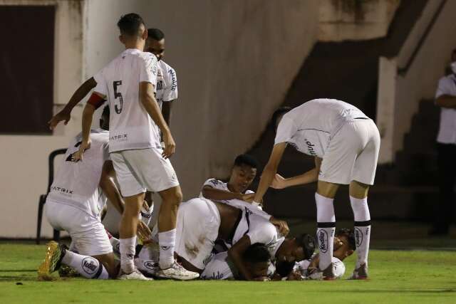 Nos p&ecirc;naltis, Santos elimina Mirassol e vai &agrave; semifinal da Copinha