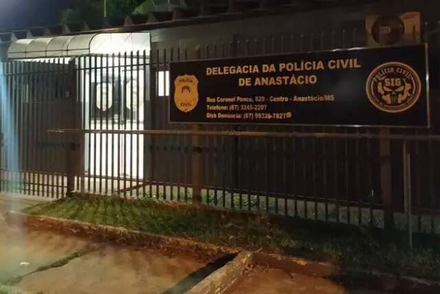 Homem mata esposa, esconde corpo e se entrega  