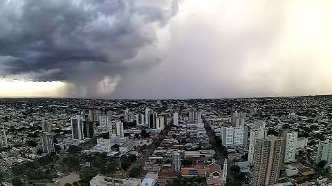 Temporal foi concentrado na Nova Campo Grande por formação de nuvem cumulonimbus