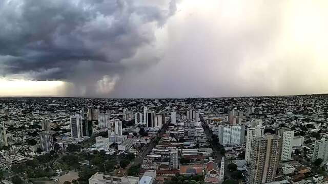 Temporal foi concentrado na Nova Campo Grande por forma&ccedil;&atilde;o de nuvem cumulonimbus