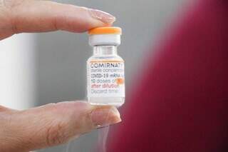 Dose de Pfizer, a ser utilizada para imunizar público de cinco a 11 anos. (Foto: Henrique Kawaminami)