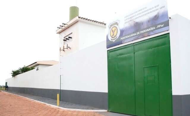 Adolescente &eacute; apreendido ap&oacute;s &quot;entregar&quot; droga em pres&iacute;dio