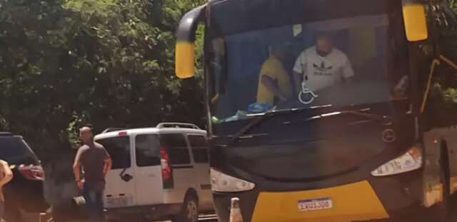 PF flagra imigra&ccedil;&atilde;o ilegal, prende 3 e apreende R$ 20 mil na fronteira 